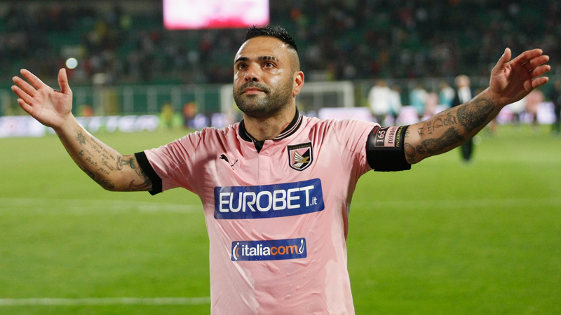 PALERMO, ITALY - MAY 19: Fabrizio Miccoli of Palermo salutes his fans after the Serie A match between US Citta di Palermo and Parma FC at Stadio Renzo Barbera on May 19, 2013 in Palermo, Italy. (Photo by Maurizio Lagana/Getty Images)