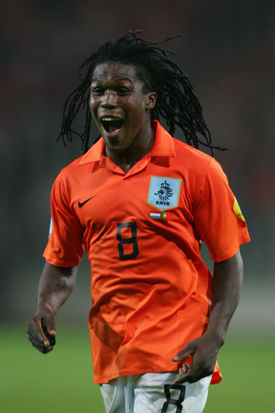 GRONINGEN, NETHERLANDS - JUNE 13: Royston Drenthe of the Netherlands celebrates victory during the UEFA U21 Championship, group A match between Netherlands U21 and Portugal U21 at the Euroborg Stadium on June 13, 2007 in Groningen, Netherlands. (Photo by Jamie McDonald/Getty Images) *** Local Caption *** Royston Drenthe